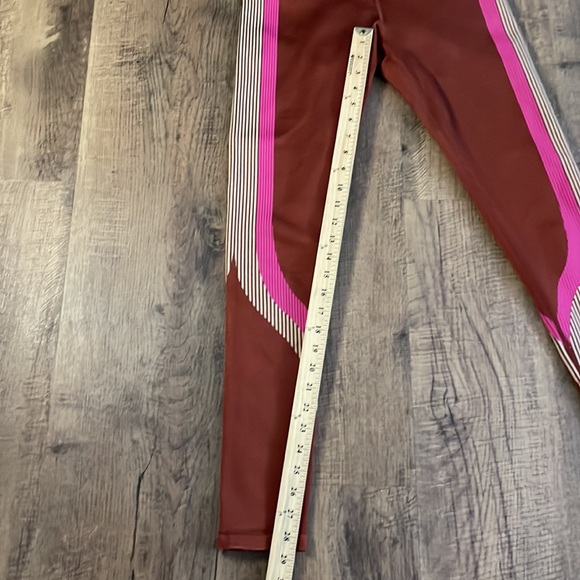 Ultra High-Waisted Seamless Stripe Legging Med fabletics Java - Picture 13 of 14